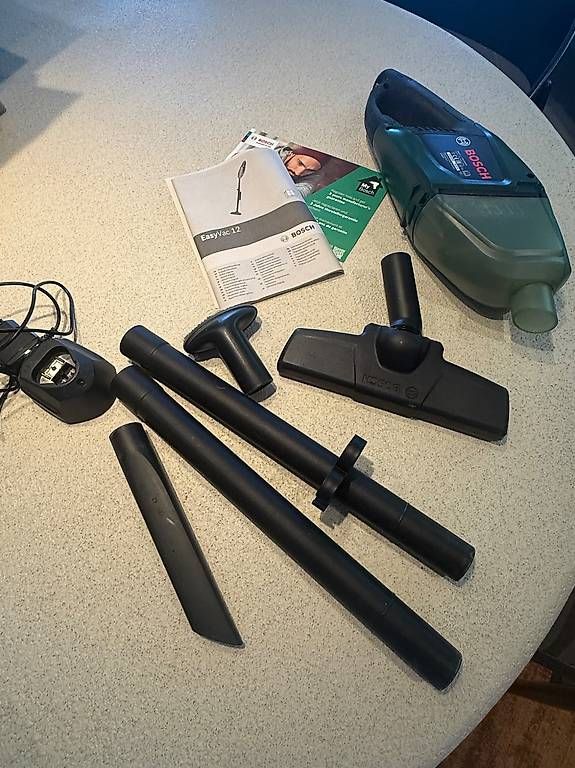 Staubsauger & Zubehör: Bosch Akku-Handstaubsauger EasyVac 12 – Gebraucht aus Uhwiesen von Zenzin 3