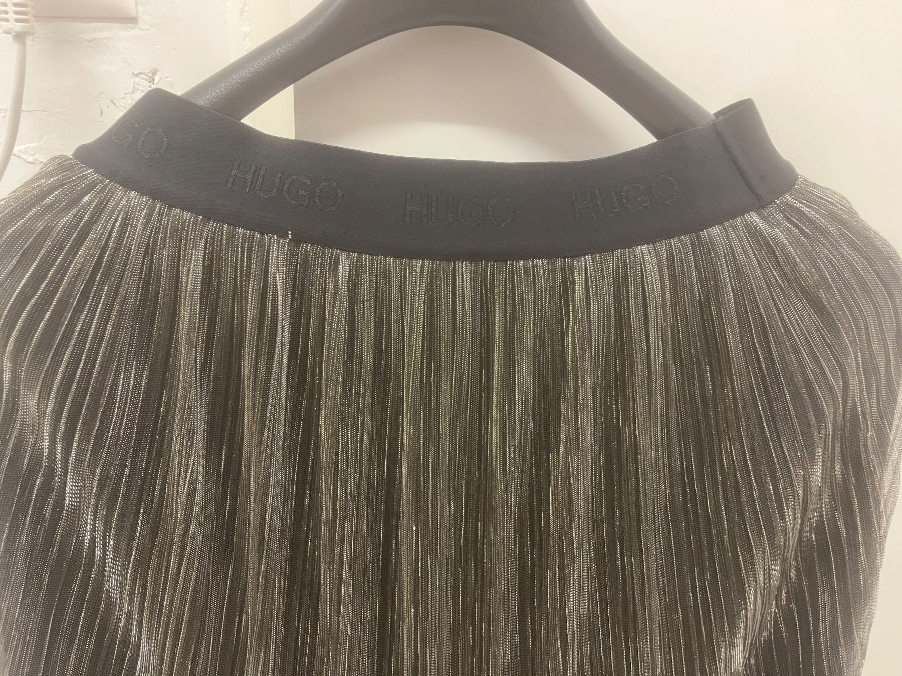 Hugo Boss Röcke: HUGO BOSS Damen Rock Glitzer Gr. 38 – Gebraucht aus Egg b. Zürich von adimoxon 1