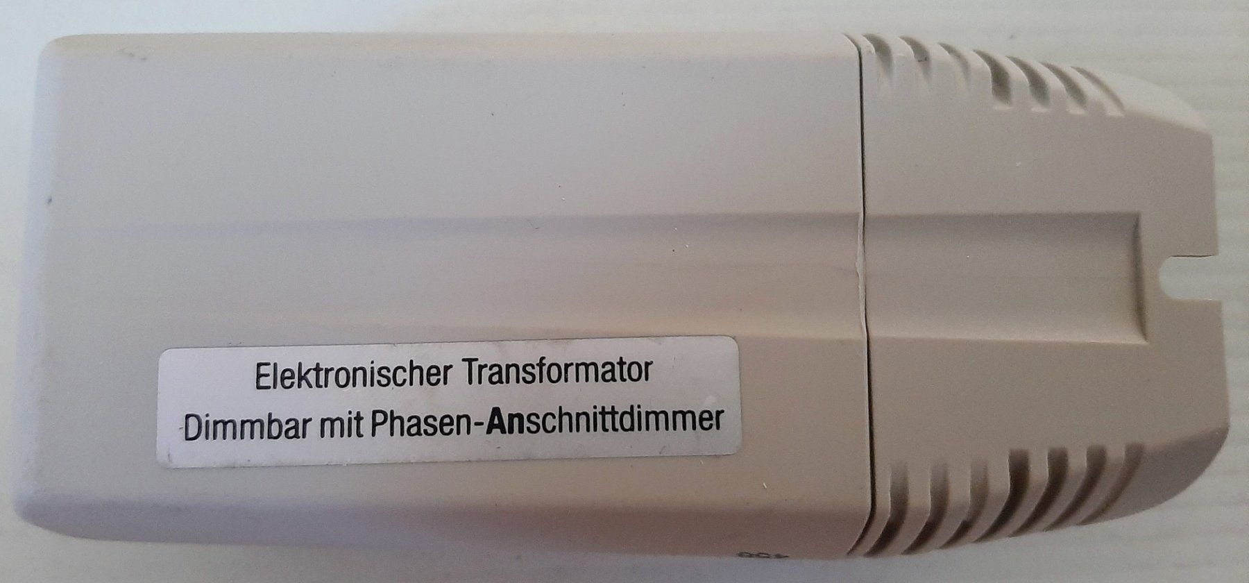Componenti elettronici: OSRAM Halotronic HTM105 Netztrafo 12V – Nuovo (secondo la descrizione) da Zürich venduto da Zurich 5