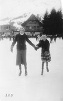 Wengen Lauterbrunnen BE – Eisläuferinnen auf der Eisbahn