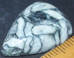 Cabochon L-1180 – Pinolith Edelstein – 24x17mm