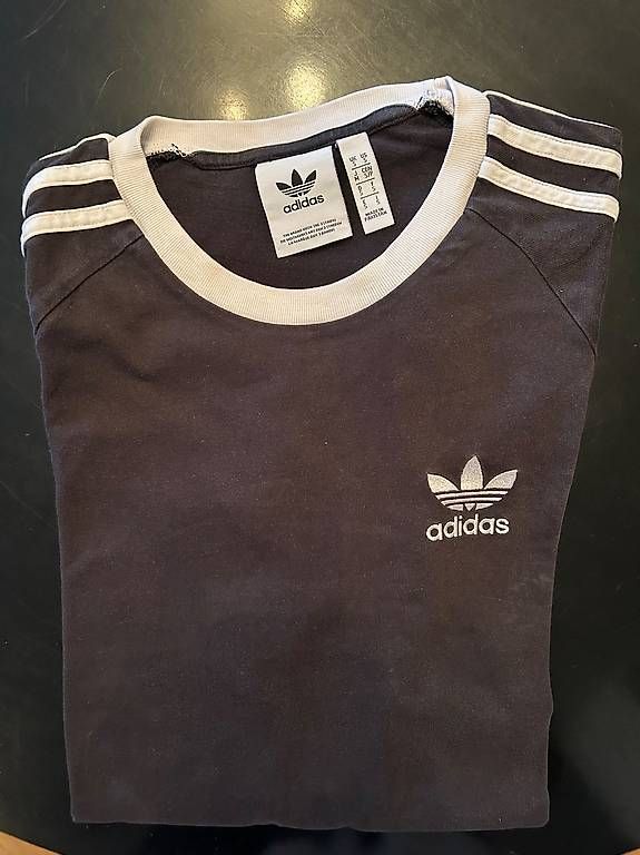 T-shirt: T-shirt Adidas  – Usato da Grand-Lancy venduto da yoa_w2fs