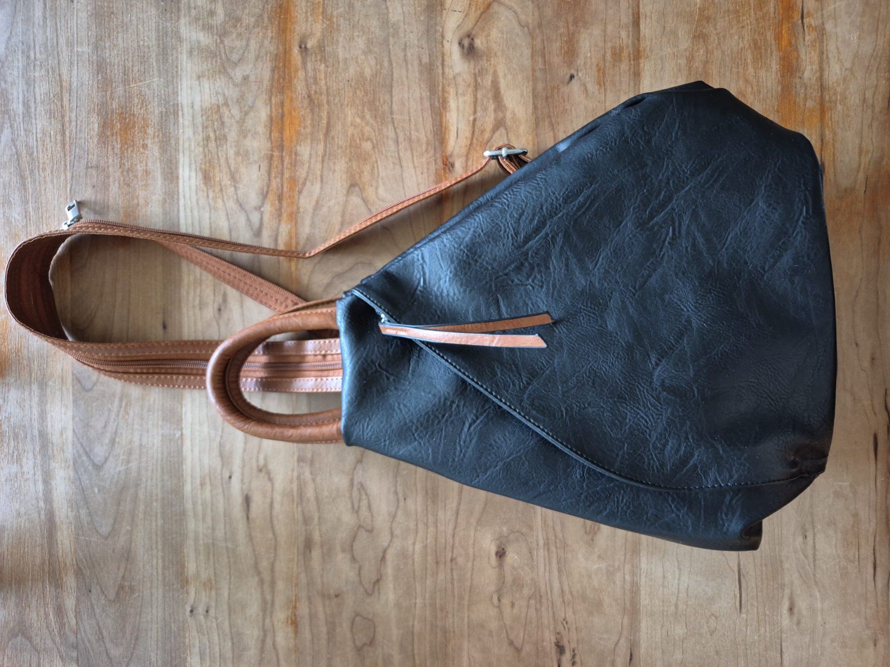 Zaini: Kunstlederrucksack für Damen – Nuovo (secondo la descrizione) da Bern venduto da mdj_xm8z 2