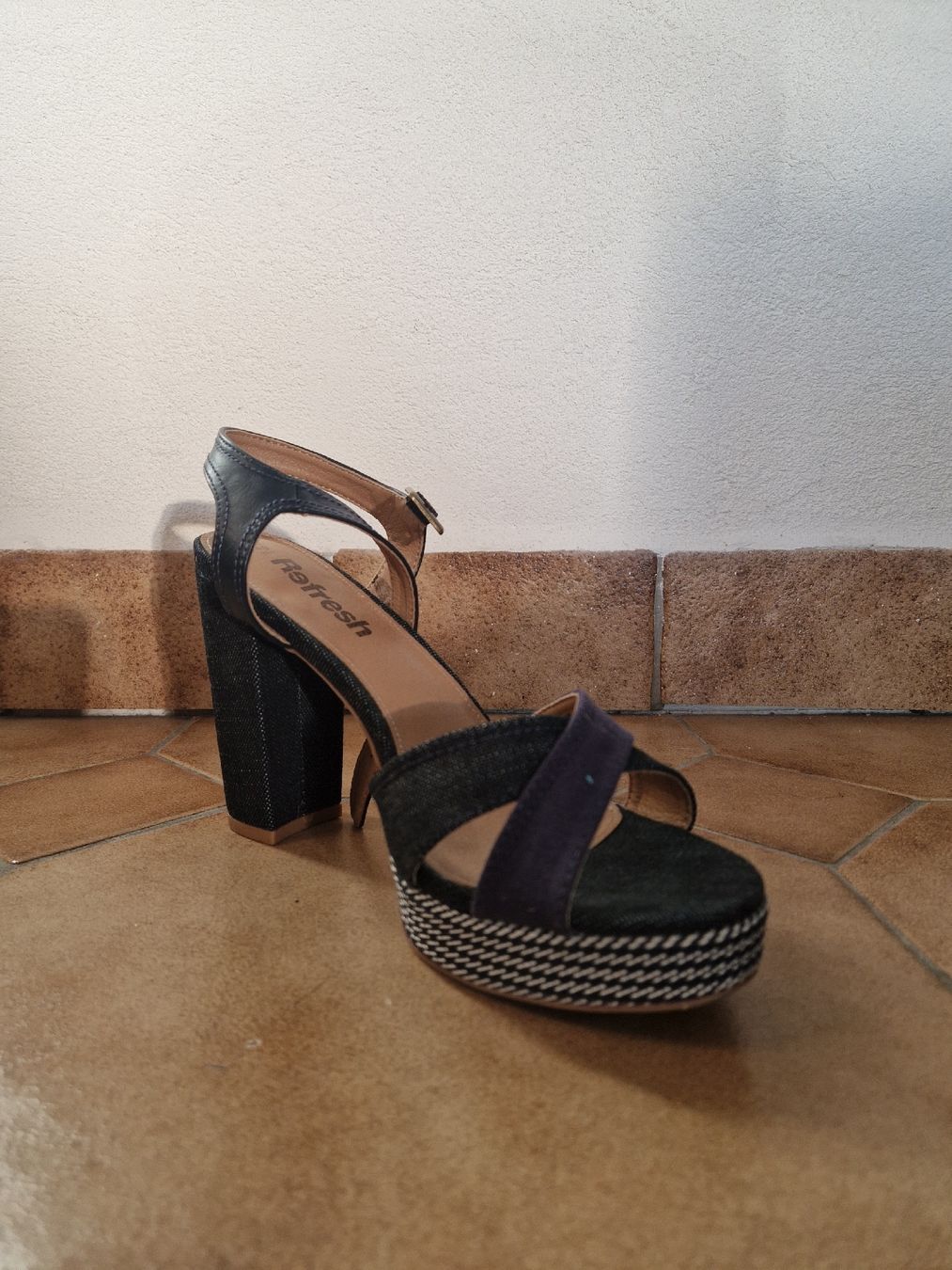 Scarpe da donna: Sandales à talon, taille 40 – Nuovo (secondo la descrizione) da Les Vérines venduto da Doubulle 1