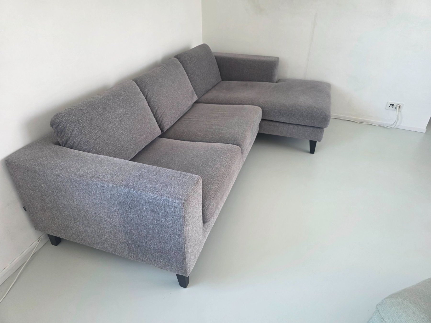 Livique Sofas: Ecksofa – grau, neuwertig – Gebraucht aus Zürich von AlexDecurtins 1