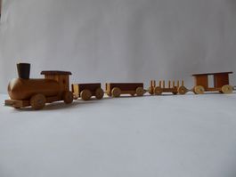 Schöner Loquai Holzzug, 5-teilig, 46,5cm