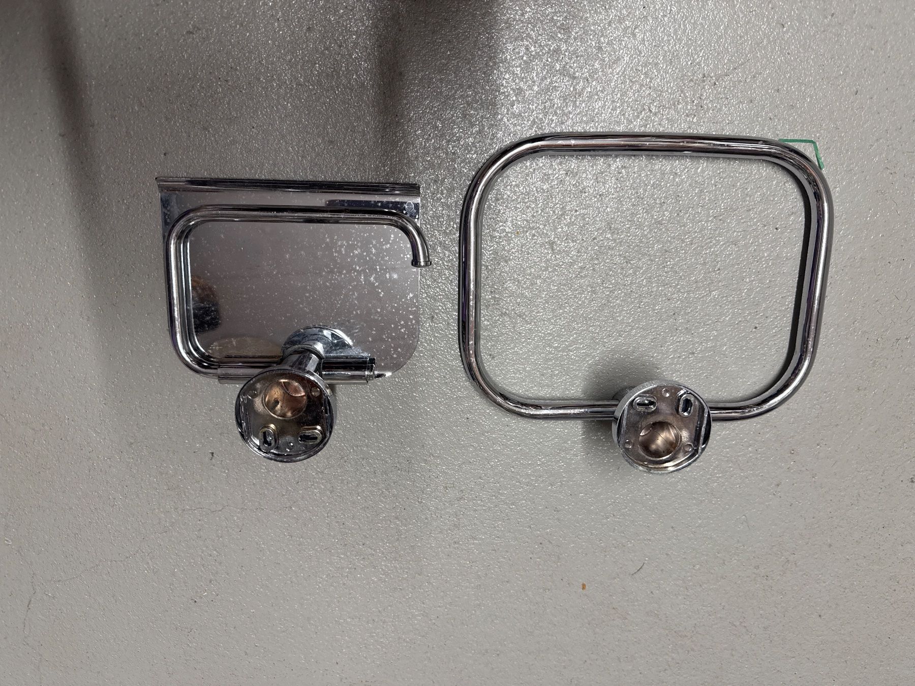 Grohe Portasciugamani: 2X Chrom Bad Accessoires  Handtuchhalter Wc Rollenhalter – Usato da Oberweningen venduto da Ardnas89 1
