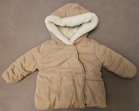 Winterjacke La Redoute beige mit Kapuze Grösse 18M