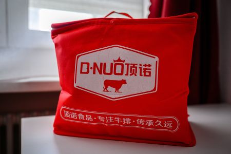 Top! Praktische Kühltasche mit Reissverschluss und Griff