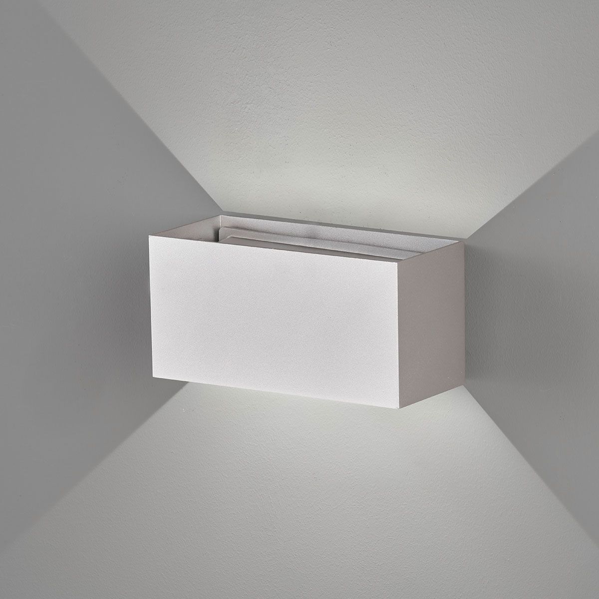 Lampen: LED Aussen Wandleuchte, 20 cm x 10 cm – Neu (gemäss Beschreibung) aus Kreuzlingen von Smart-Light