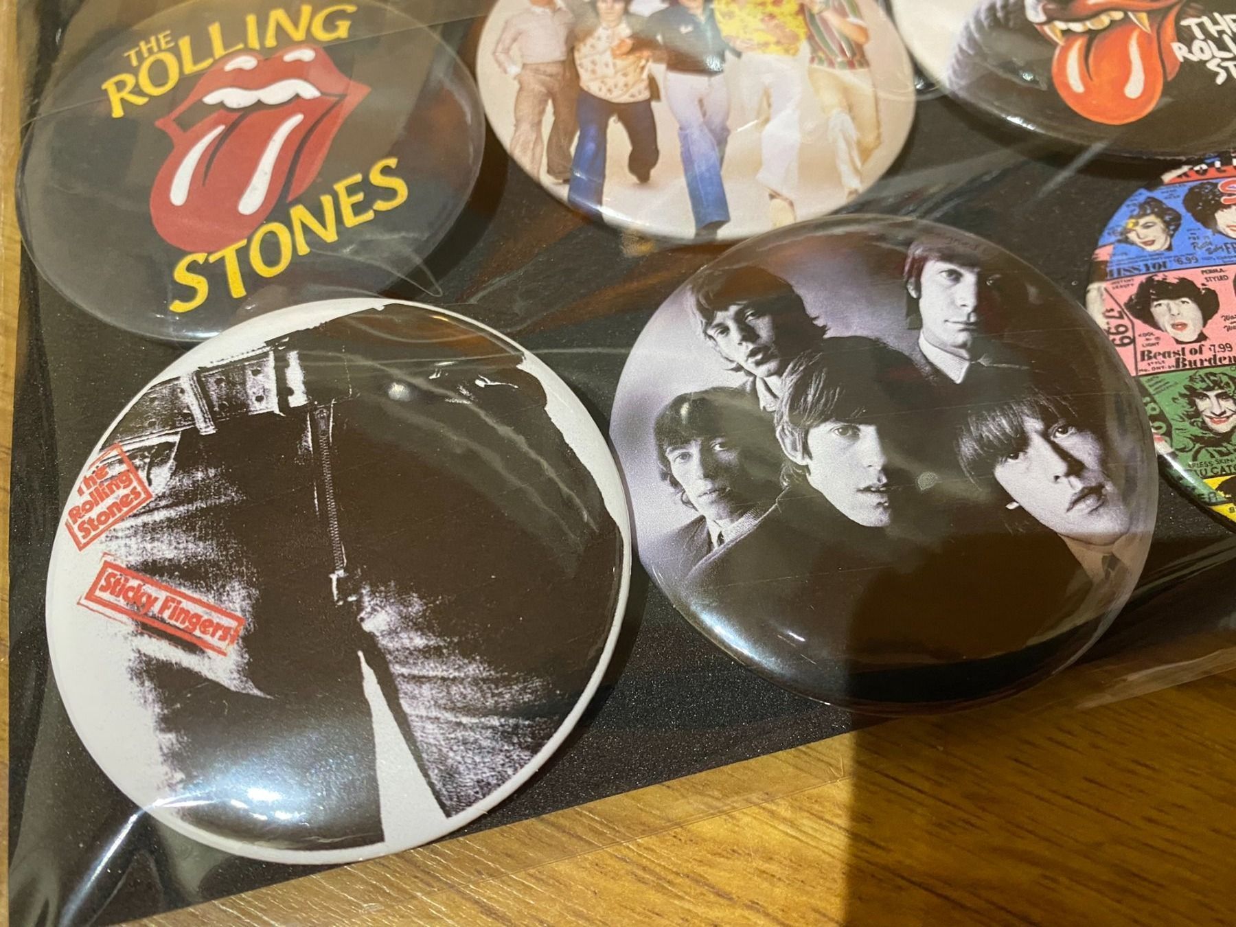Plaketten & Abzeichen: The Rolling Stones Ansteck Badges! – Neu (gemäss Beschreibung) aus Basel von VinylLover68 1