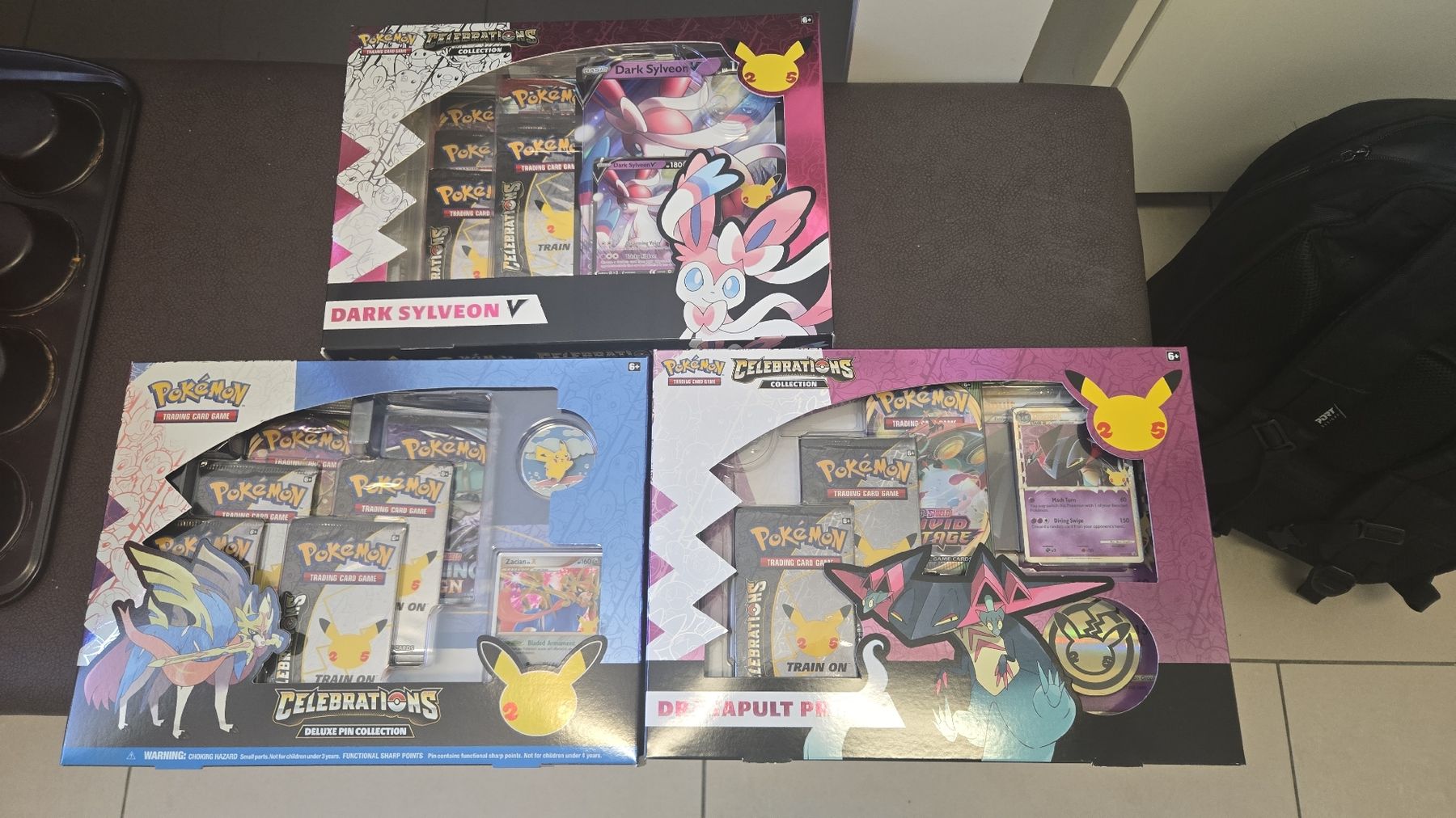 Pokémon Carte collezionabili: Drei Celebration Collections auf EN – Nuovo e nell'imballaggio originale da Zürich venduto da Viper25