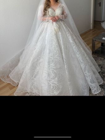 Wunderschönes Brautkleid mit Perlen, Grösse M/L 👰‍♀️