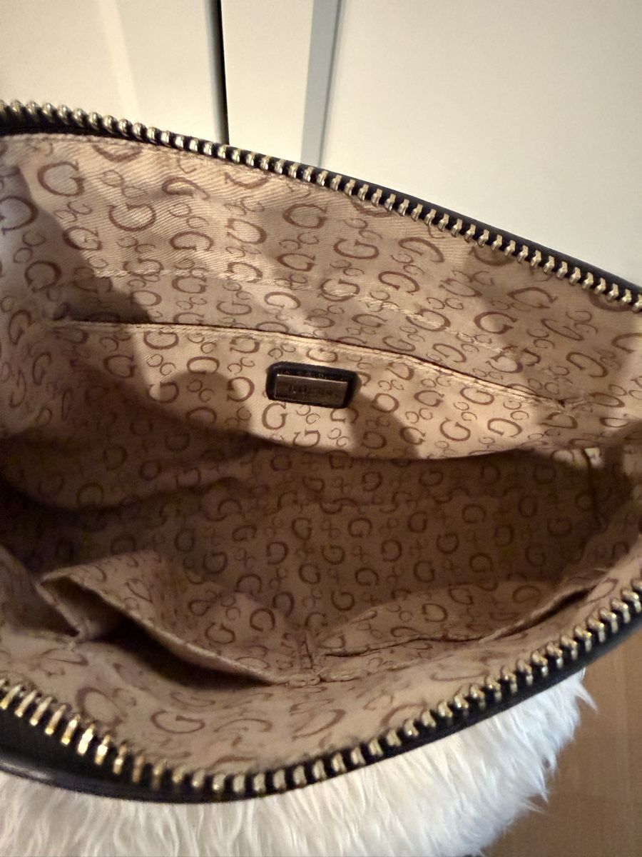Guess Sonstige Kleidung & Accessoires: Sac Guess noir à fleurs argenté – Gebraucht aus MASSONGEX von Luluone 2