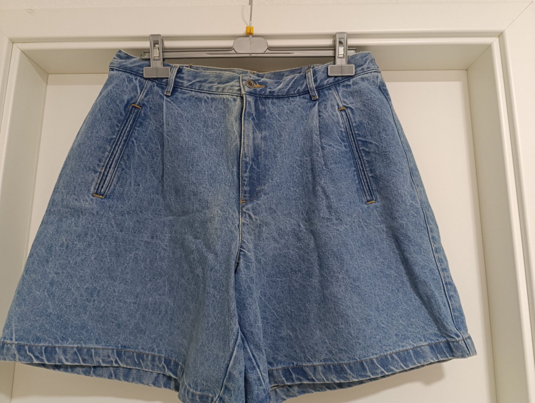 Jeans: Short jean – Nuovo (secondo la descrizione) da St-Cergue venduto da Neviana 1