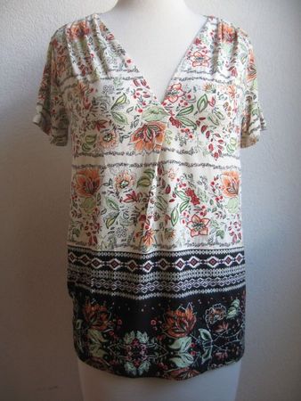 Desigual beau t-shirt de taille 36 à 40CH!