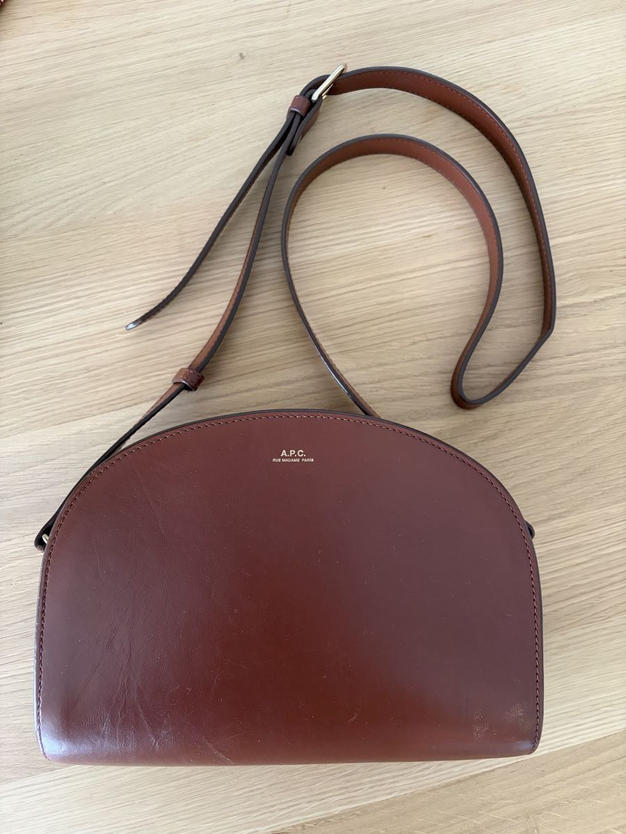 Apc Taschen für Damen: A.P.C. Demi-Lune Tasche Leder – Gebraucht aus Zürich von ale_gp7t 1