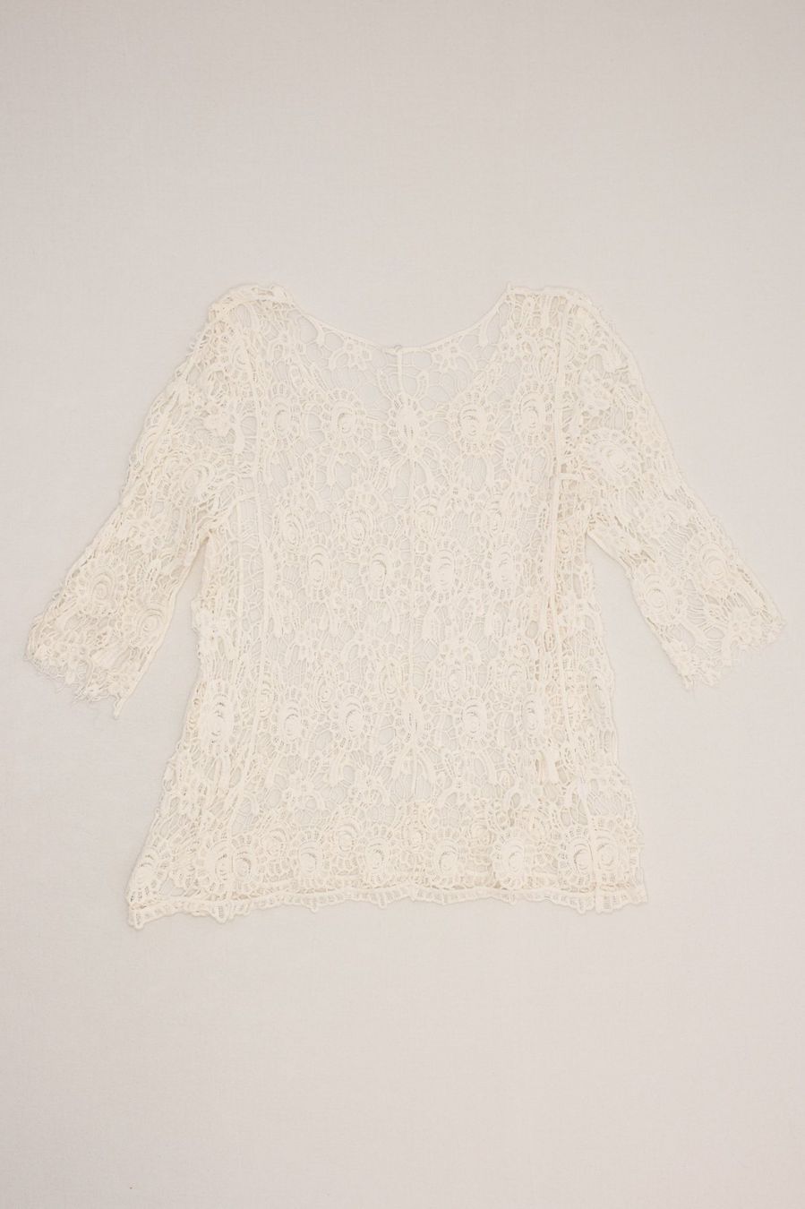 Top: Blouse Dentelle Blanche Manches 3/4 T. L – Usato da Fribourg venduto da re-fine 3