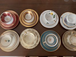 Diverse Antik porzellan dessert set mit coffee tassen.
