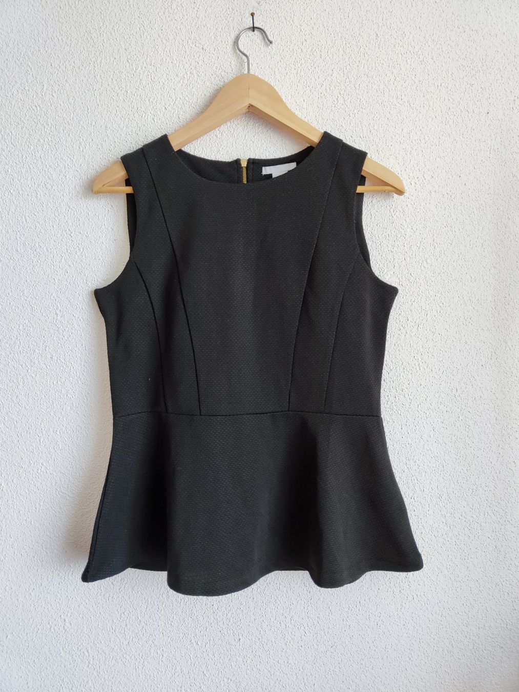 H&M Top: Ärmelloses Oberteil,schwarz – Nuovo (secondo la descrizione) da Ruetihof venduto da Sunny-Summer