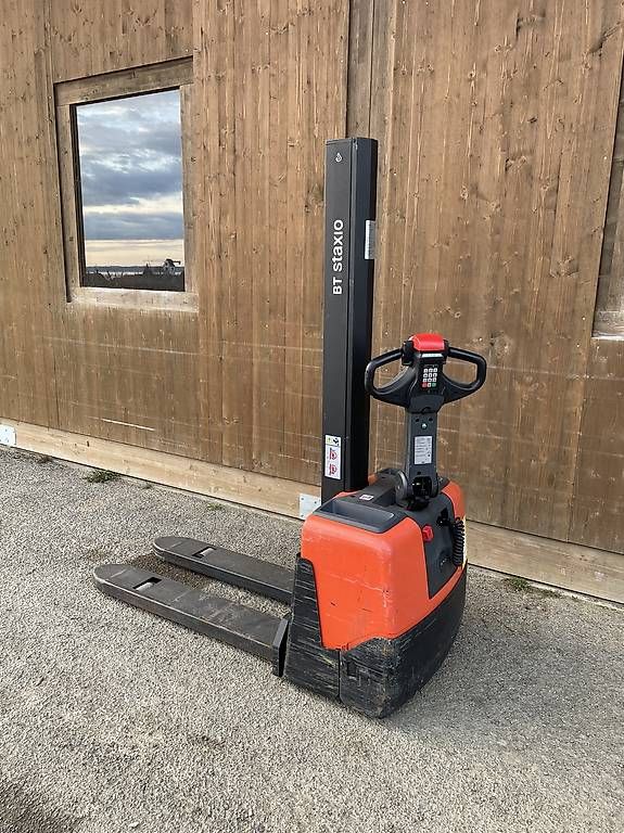 Toyota Gabelstapler & Hubwagen: Stapler / Ameise / Hochhubwagen Toyota – Gebraucht aus Uttwil von wallance92 1