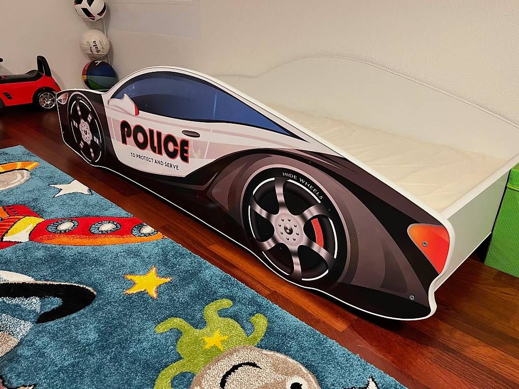 Letti: Kinderbett Polizeiauto (80x180cm) – Usato da Adliswil venduto da amateo