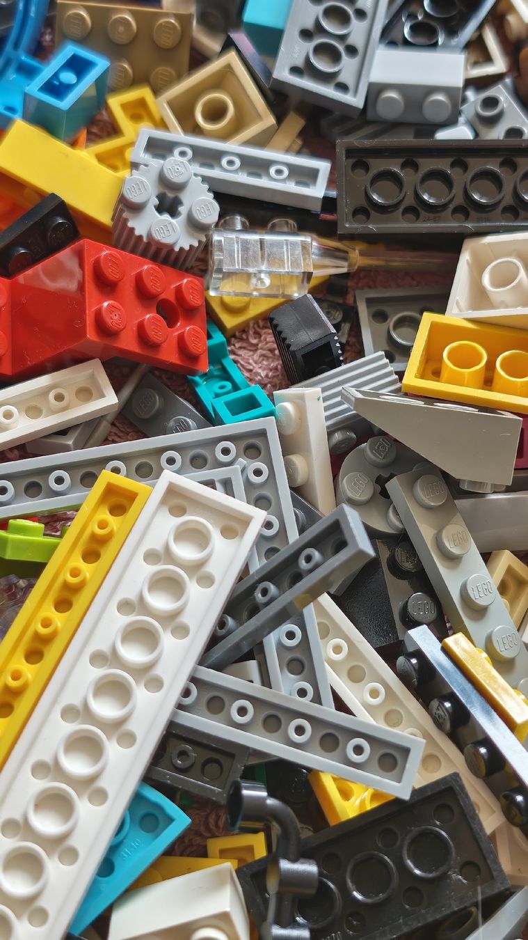 Lego Giocattoli: Lego Mix ca 1,9 Kilo – Usato da Effretikon venduto da Superkarin7 4
