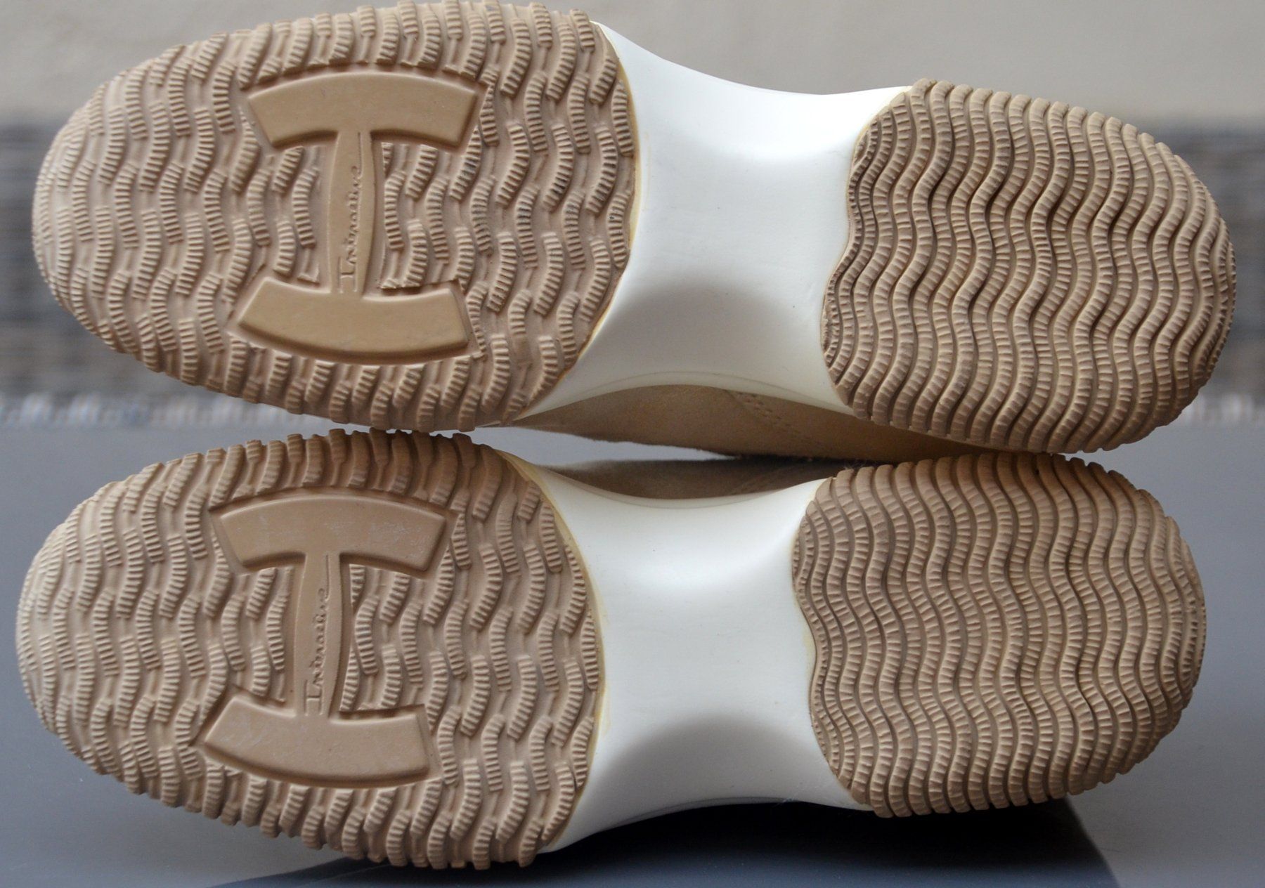 Hogan Scarpe per ragazze: Hogan Sneakers  .35 – Nuovo (secondo la descrizione) da Collonges venduto da arashee 8