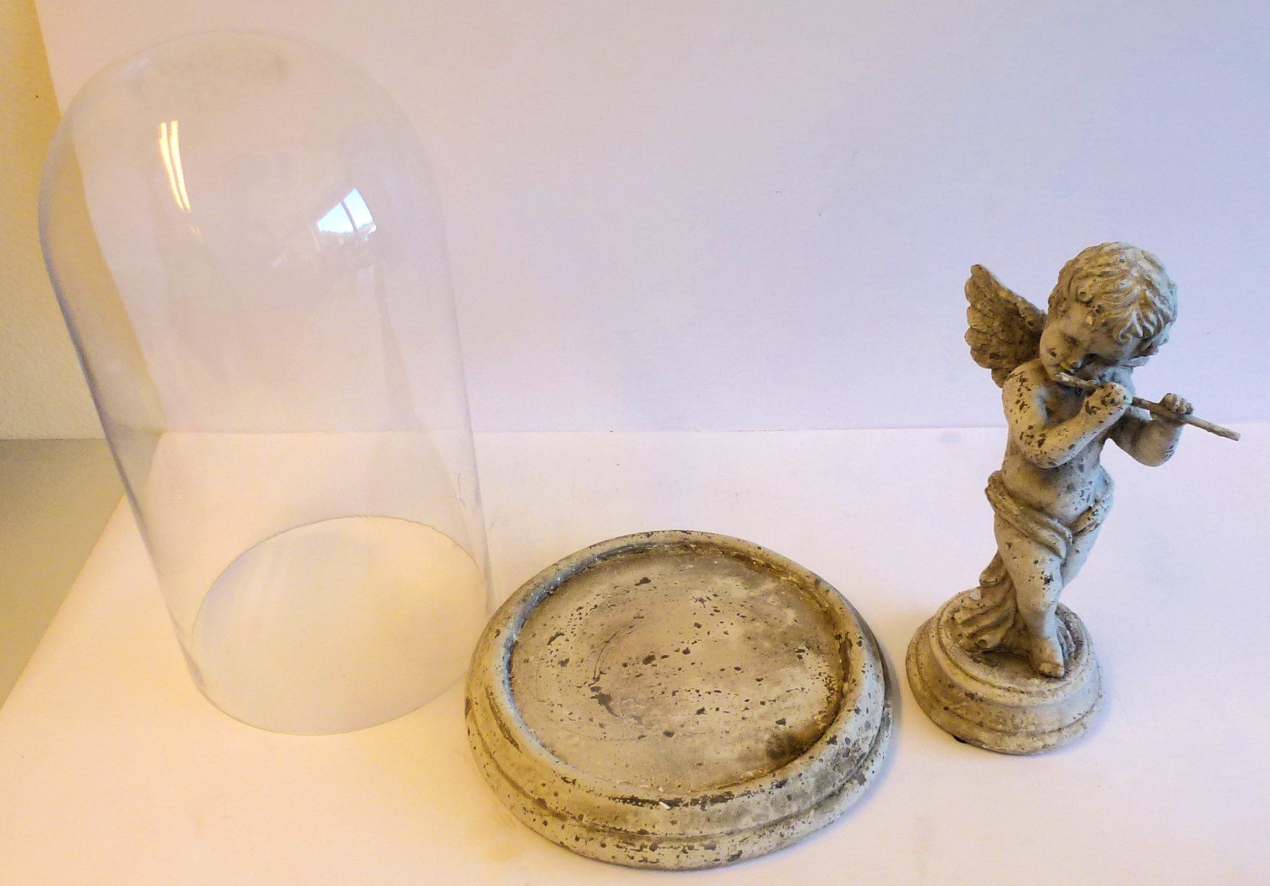 Statuette: Engel mit Querflöte unter Glas-Kuppel – Usato da Murgenthal venduto da B.StM 2