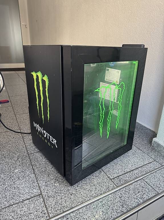 Frigoriferi: Monster Kühlschrank mit LED – Usato da Wynau venduto da Lorent_Be