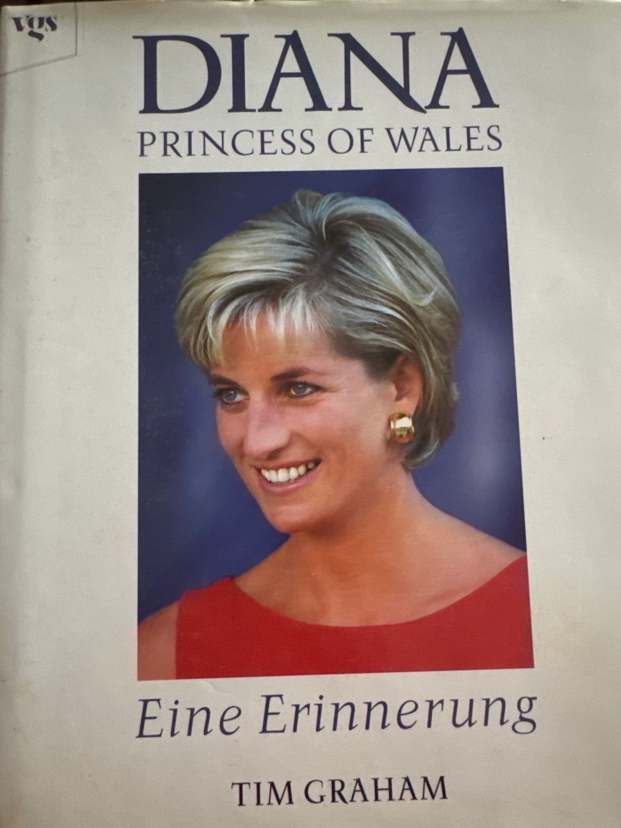 Libri: 3 x Princess Diana, – Usato da safenwil venduto da Joi3