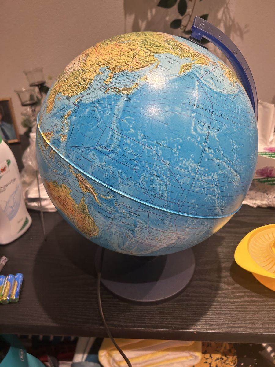 Sonstige Dekorationen & Accessoires: globus – Gebraucht aus Zürich von 11Zitronenfalter