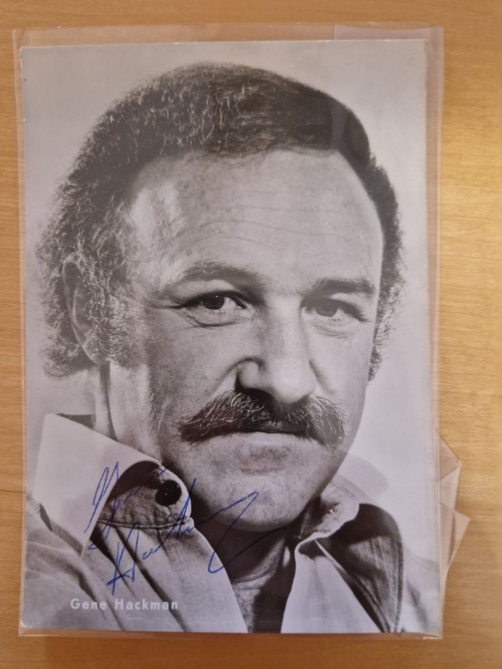 Autogramme: Gene Hackman, Original Autogramm auf Starfoto in s/w – Gebraucht aus Salmsach von Schusoa