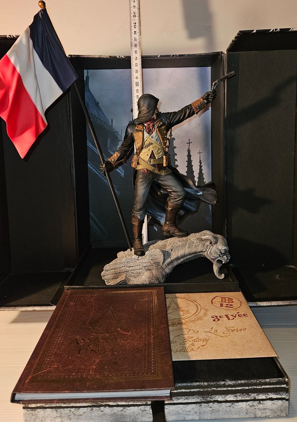 Statuette: Assassin's Creed UNITY Notre Dame Figur – Usato da Münchenstein venduto da vitalfit 4