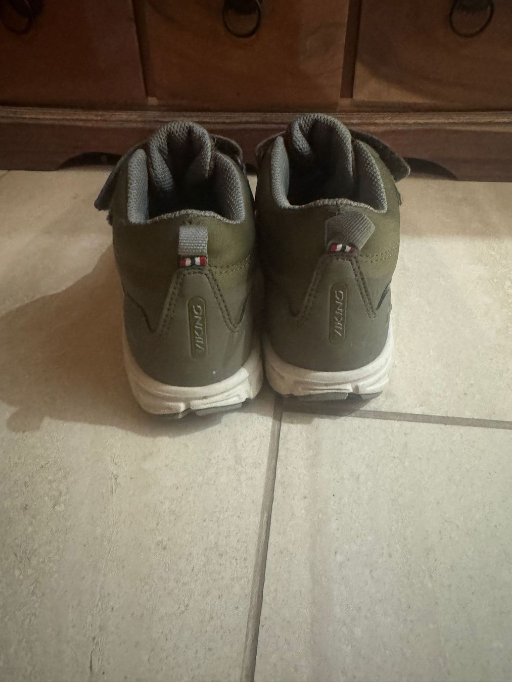 Scarpe per ragazzi: Kinder Sneaker / Schuhe – Grösse 30 – Usato da Aathal-Seegräben venduto da 911rs 1