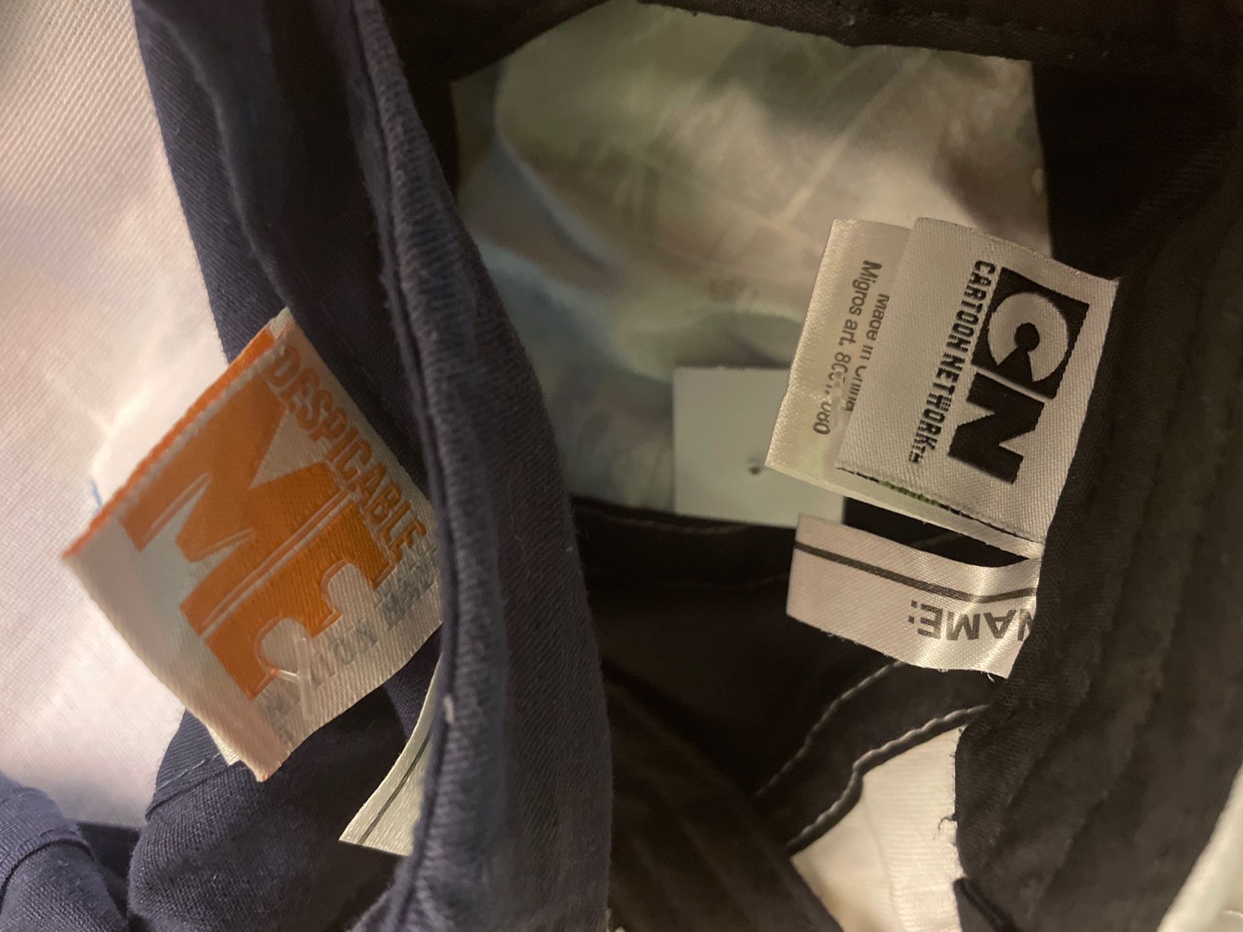 Altro abbigliamento per bambino: 2 CAP minnions/Ben10  Gr.6-8j. – Usato da Obergerlafingen venduto da cabo4 2