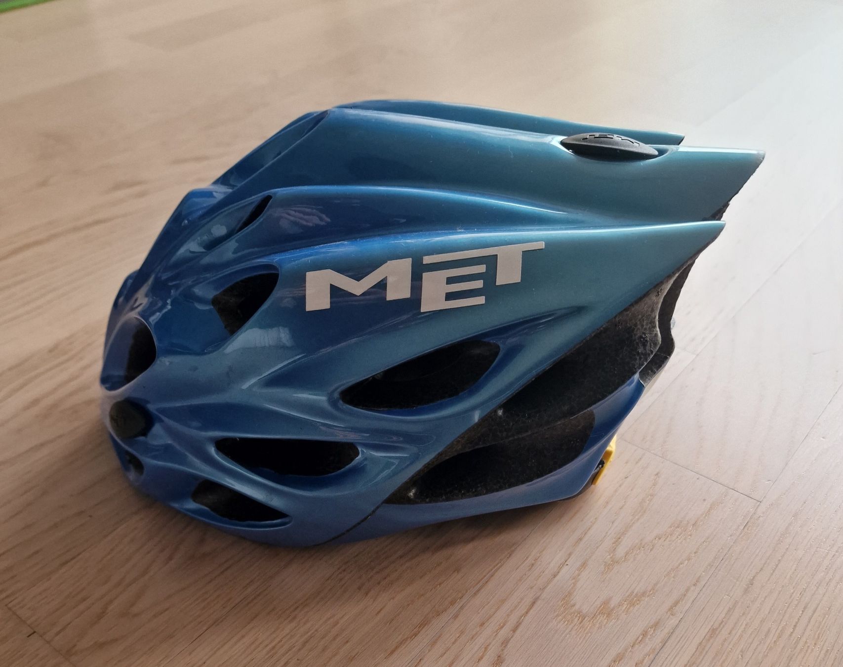 Helme: MET Velo Helm - guter Zustand! – Gebraucht aus Birsfelden von Dealgoenner24 3