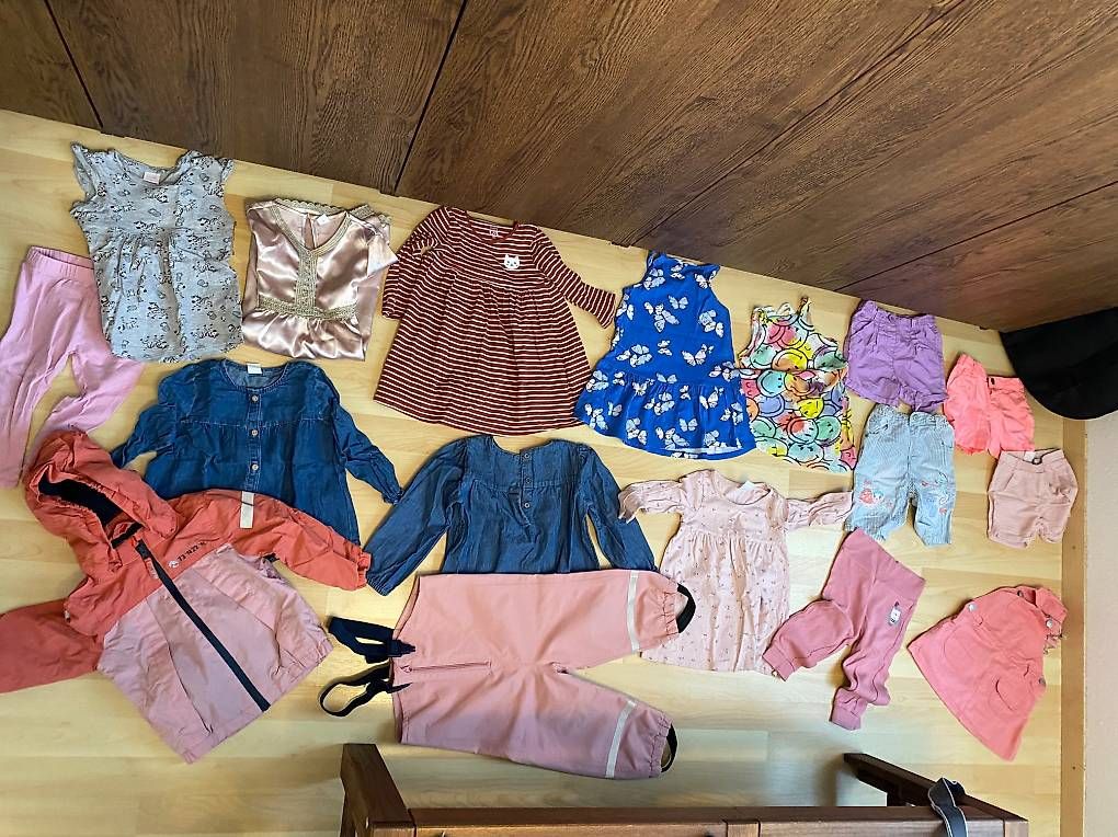 Lotti & Set di vestiti: Diverse Mädchen Kleider - Grösse 86 & 92 – Usato da Allenwinden venduto da guetzli20 3
