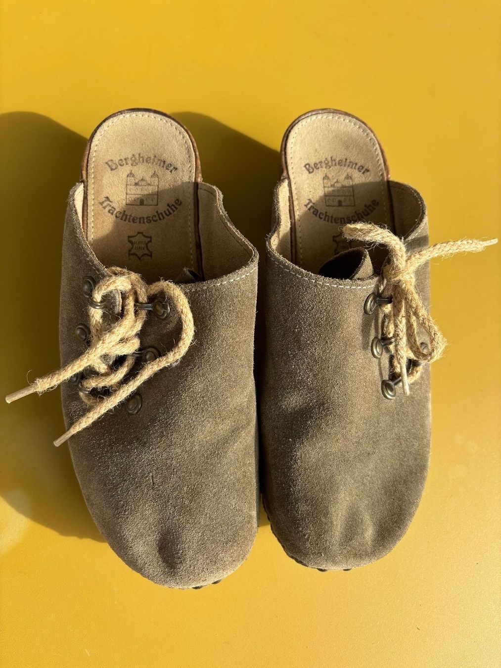 Damenschuhe: BERGHEIMER TRACHTENSCHUHE Leder Clogs Gr. 39 – Gebraucht aus Zürich von missmodernage 1