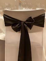 47 Stuhlschleifen schwarz Satin