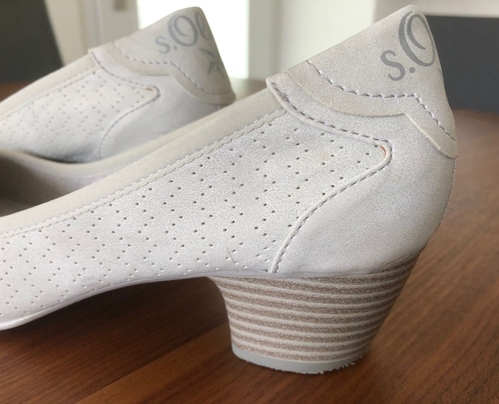 S.Oliver Scarpe da donna: Pumps hellbeige, neuwertig, Gr. 40 von S.Oliver – Nuovo (secondo la descrizione) da Hergiswil NW venduto da redrose51 2