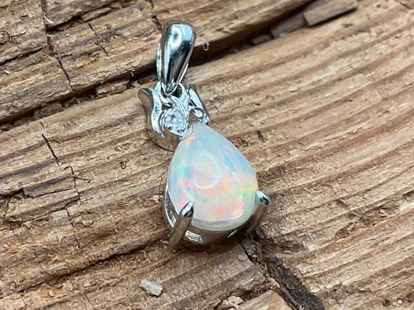 Ciondoli: Anhänger in Sterlingsilber mit Opal – Nuovo (secondo la descrizione) da Luzern venduto da S.Kern01