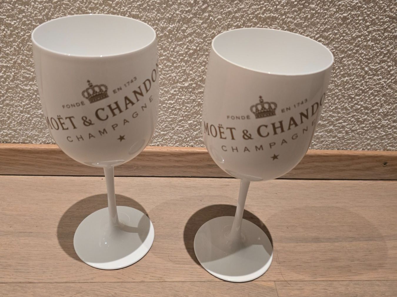 Verres: MOËT & CHANDON Champagner Gläser – D'occasion à Steinhausen par Housebabe