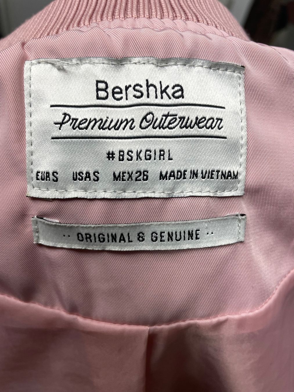Bershka Jacken: 🩷Satin Bluson Jacke – Neu (gemäss Beschreibung) aus Urdorf von Anassor 2