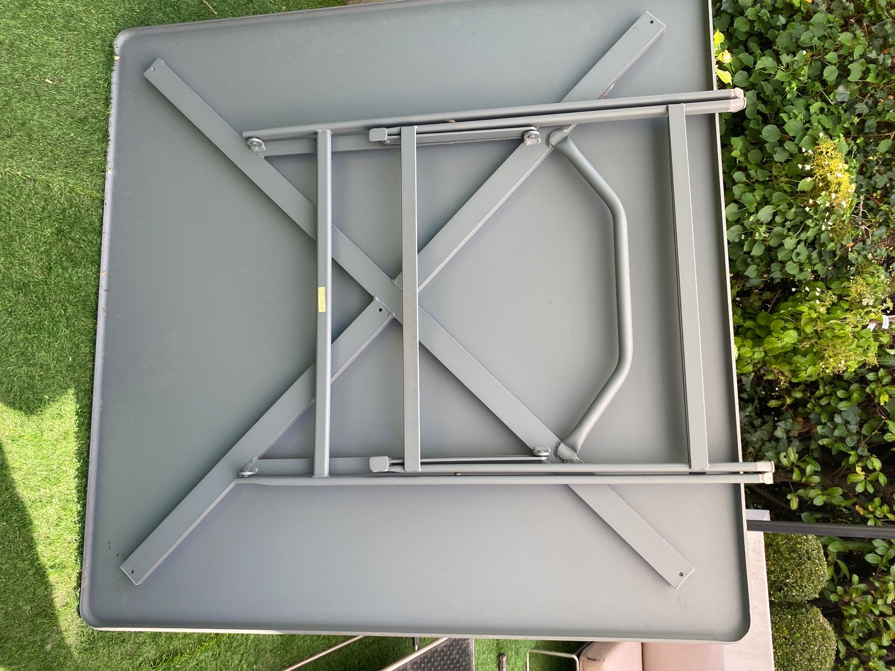 Fermob Tische: Table de jardin Fermob – Gebraucht aus Founex von hel_f5lx 1