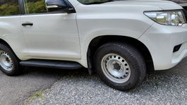 Toyota Land Cruiser J15 Räder ,139.7      Pneu  245 70 17