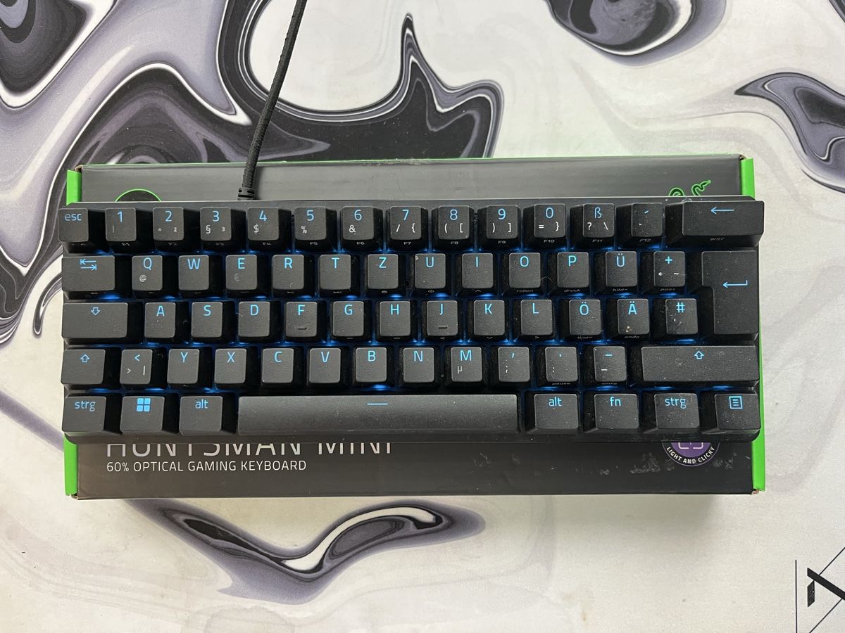 Razer Tastiere: Hundsman mini purple switches – Usato da Muntelier venduto da estavayer01
