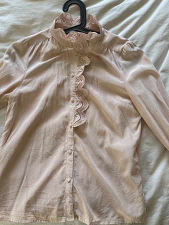 Hochgeschlossene Sézane (à Paris) Bluse in rosa