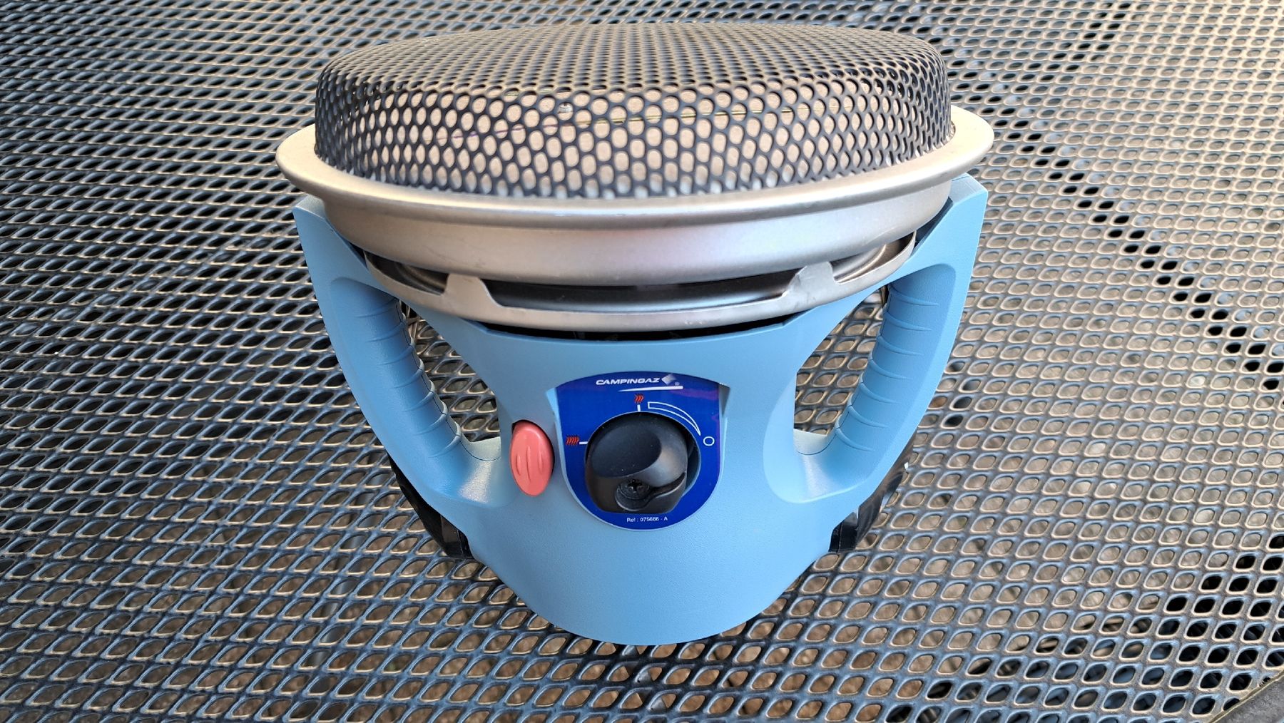 Campingaz Radiatori: Campingaz BlueCat 470  super Zustand – Usato da Lotzwil venduto da Smart12