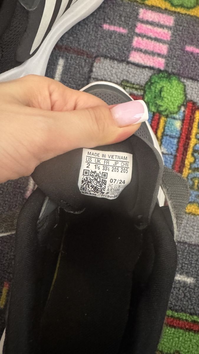 Adidas Schuhe für Jungen: Adidas Schuhe 33,5  – Gebraucht aus Spreitenbach von padobranac86 4